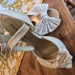 Madden Girl Linen Beige Bow Sandals